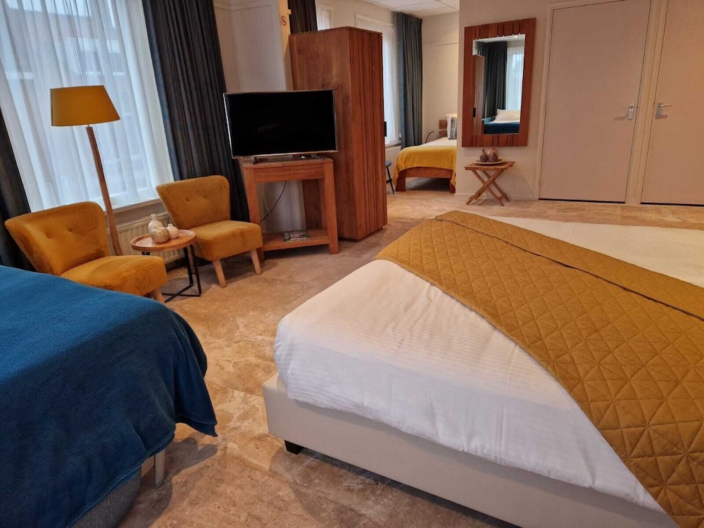 Comfort Quadruple Room, Corner