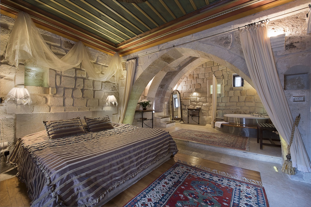 King Suite - Photo 11