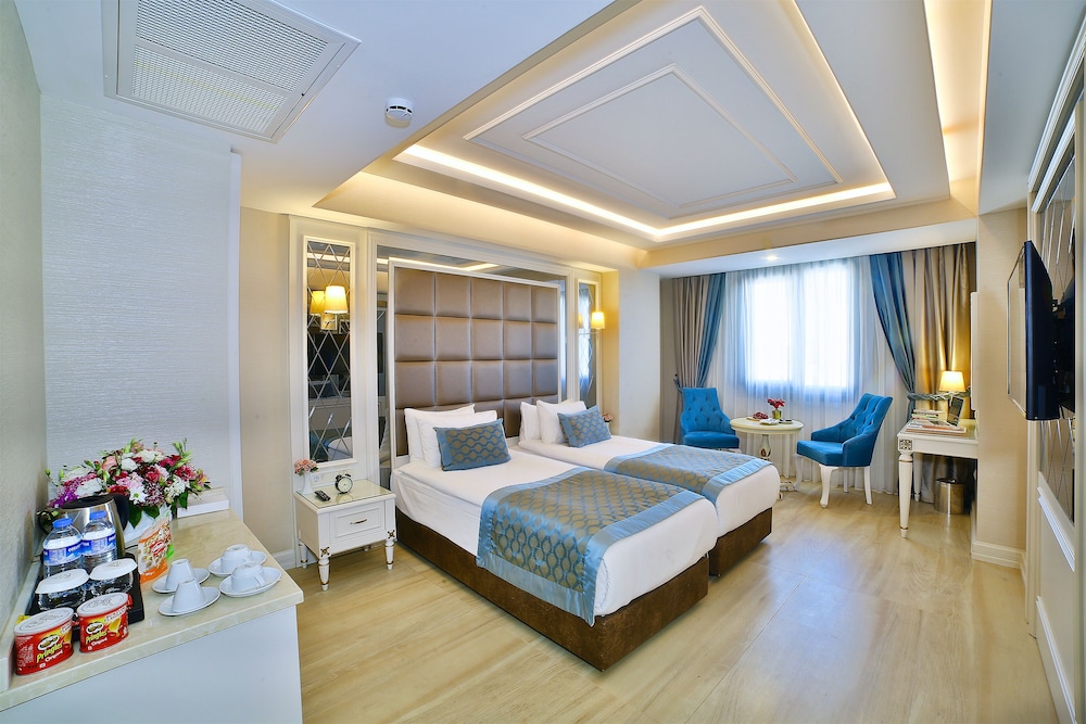 Deluxe Room with Twin Bed photo 1