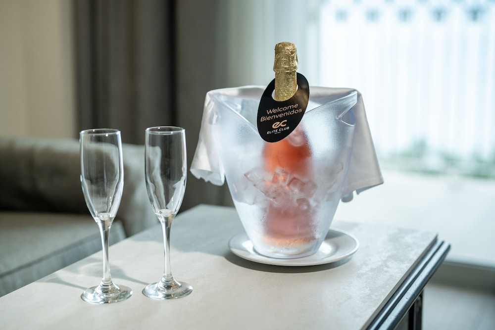 Junior Suite, Oceanfront (elite Club, B2c-us)