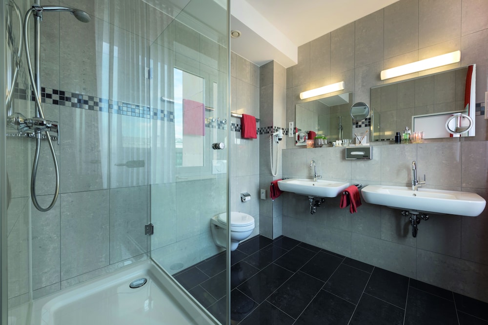 Superior Double Room, City View photo 2