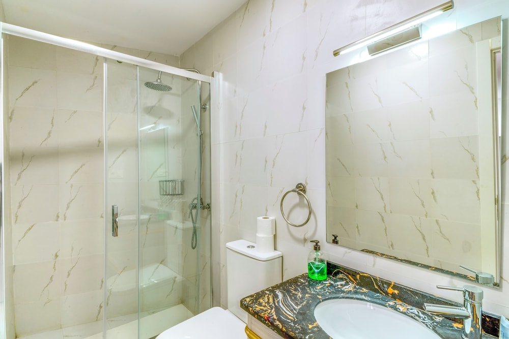 Economy Double Room, 1 Double Bed, Non Smoking - Photo 5