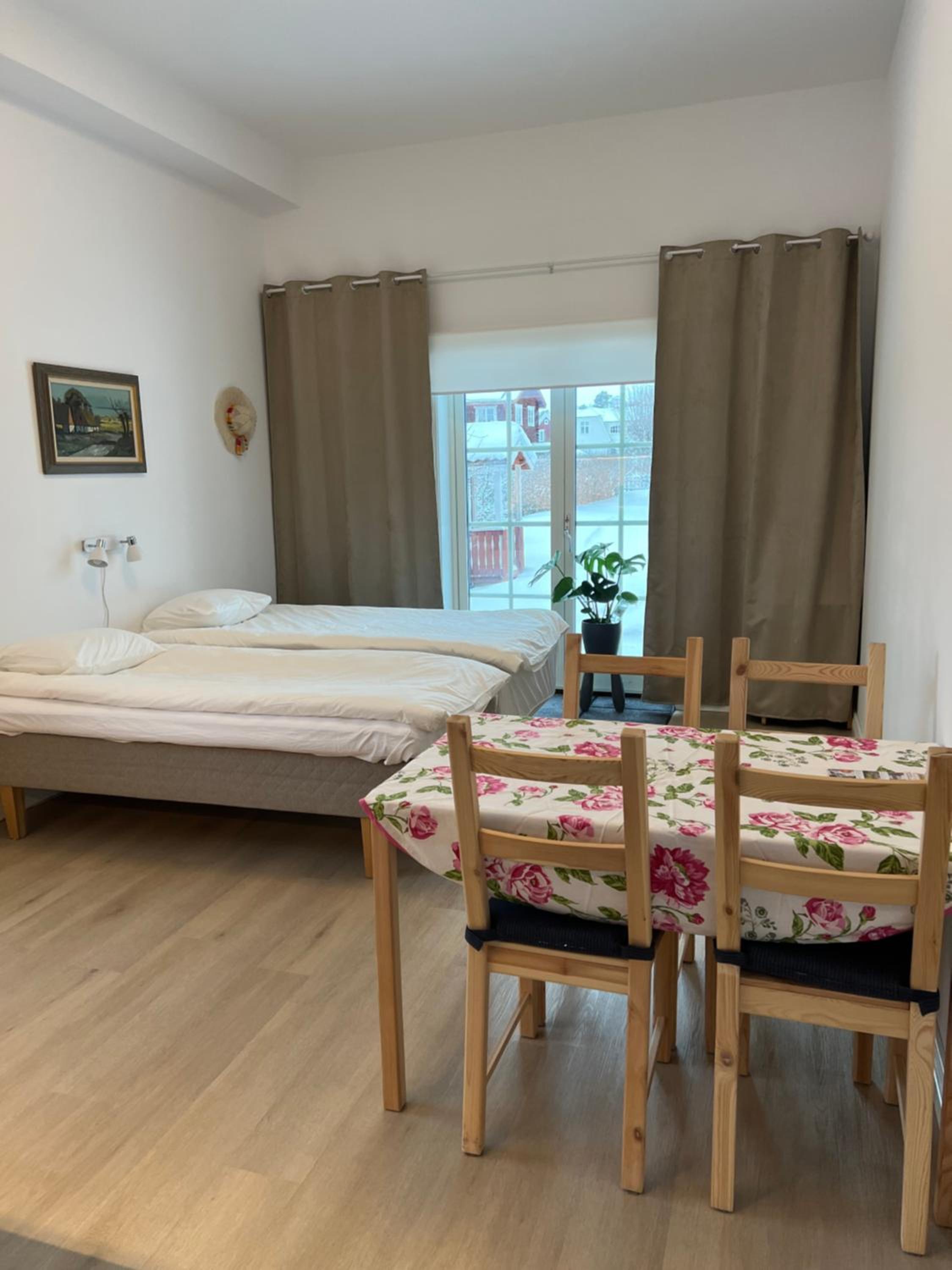 Twin Room with Private Bathroom photo 1