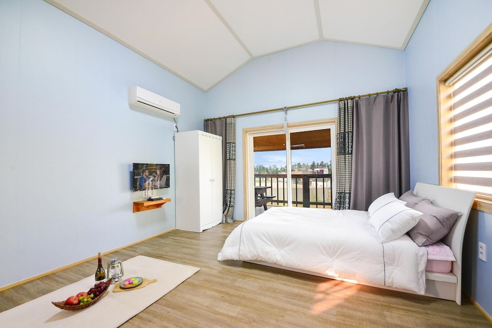 Basic Room, 1 Bedroom (202 ( F2 )) - Photo 4