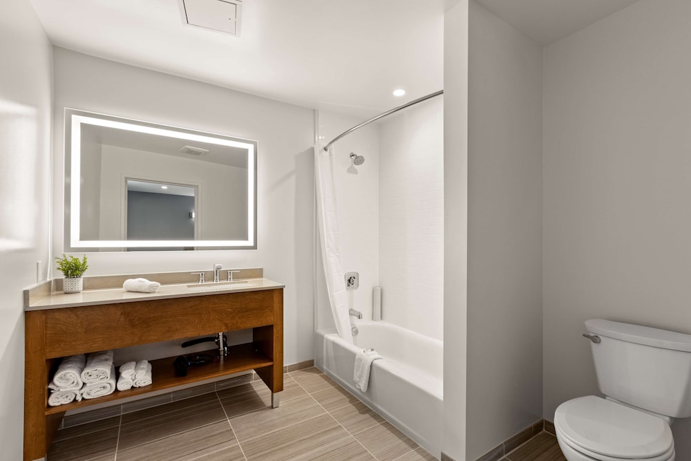 Deluxe Room, 2 Queen Beds, Courtyard Area - Photo 2