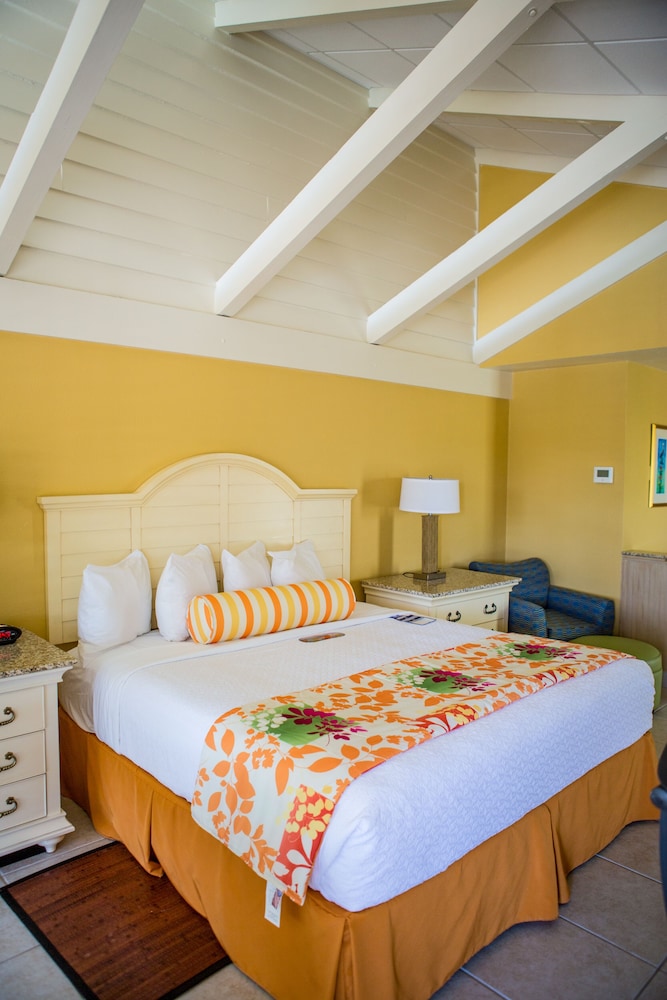 Suite, 1 King Bed, Non Smoking, Balcony