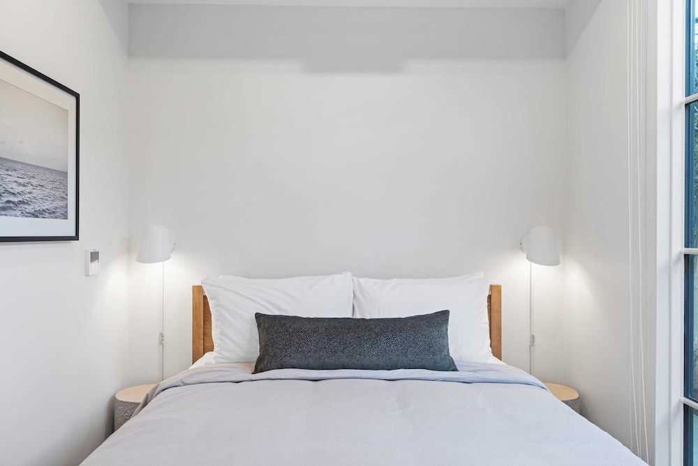 Premium Studio, 1 Queen Bed, Kitchenette