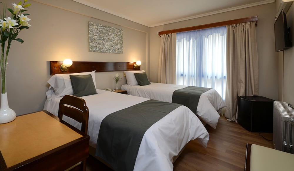 Standard Room, 2 Twin Beds photo 1