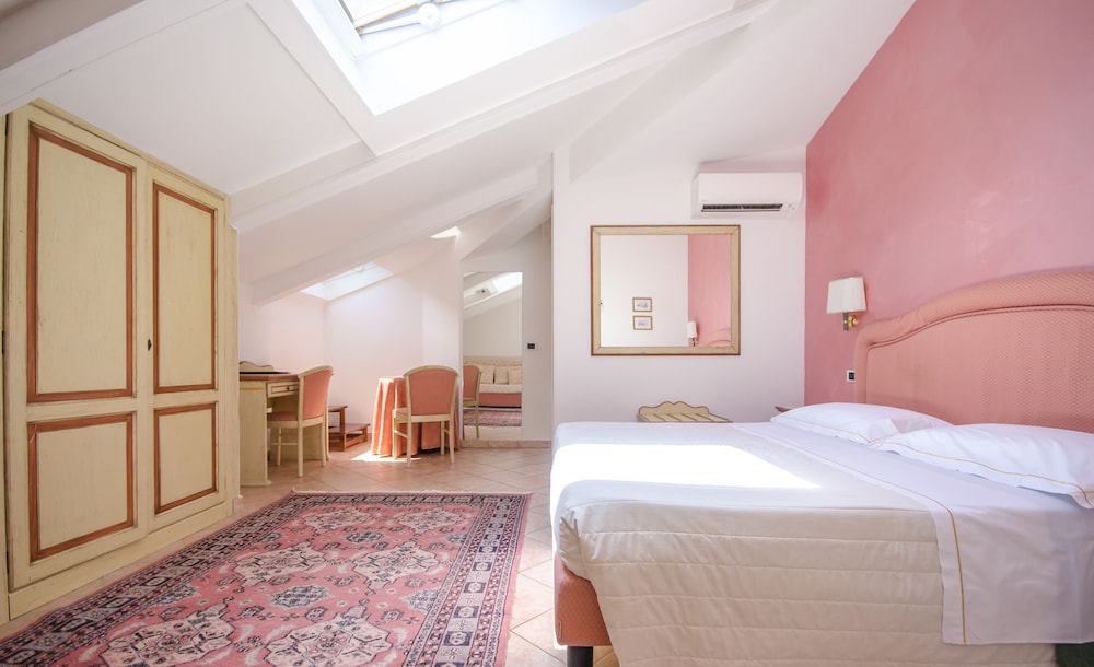 Double Room (attic) photo 3