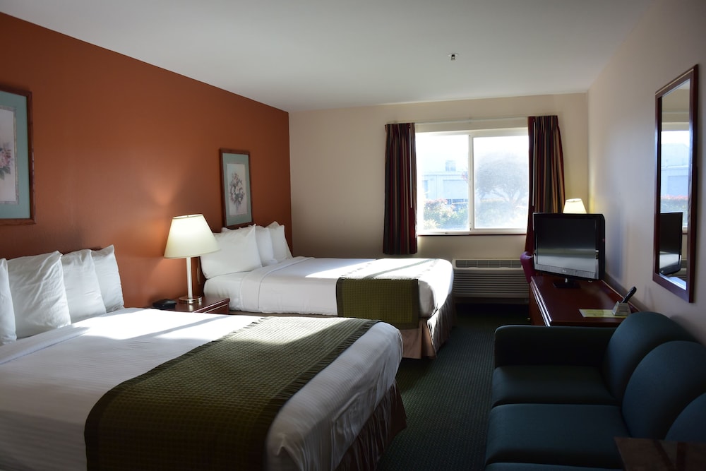 Room, 2 Queen Beds, Accessible, Non Smoking (Pet-Friendly, Mobility) - Photo 7