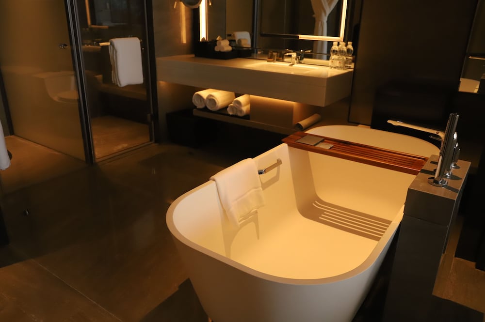 Room, 1 King Bed, City View - Photo 8