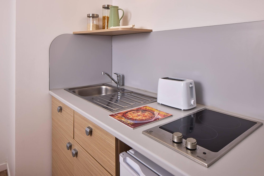 Superior One-Bedroom Apartment