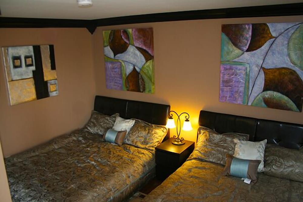 Room, 2 Queen Beds photo 3