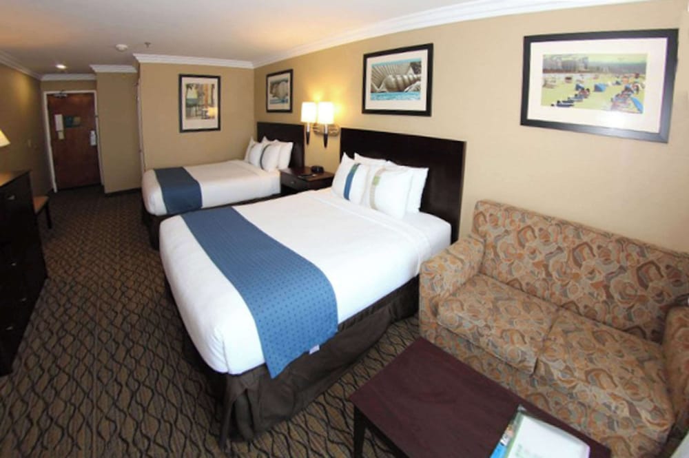 Deluxe Room, 2 Queen Beds, Non Smoking - Photo 2