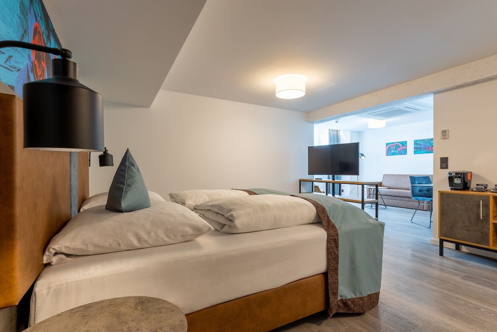 Standard Twin Room - Photo 6