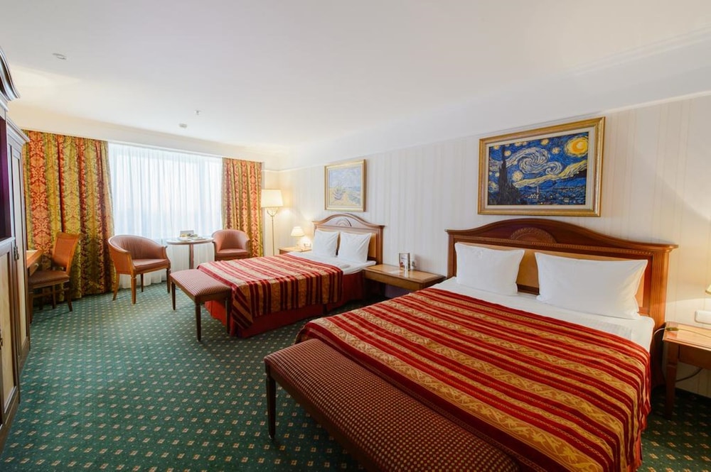 Queen Room with two queen beds