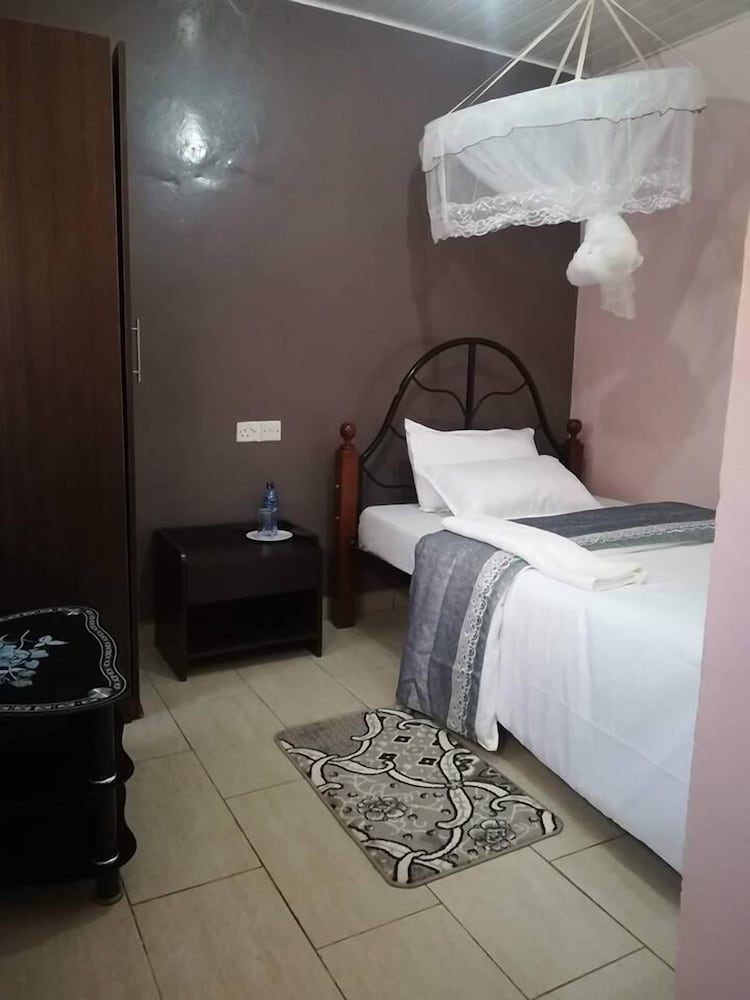 Basic Double Room photo 3