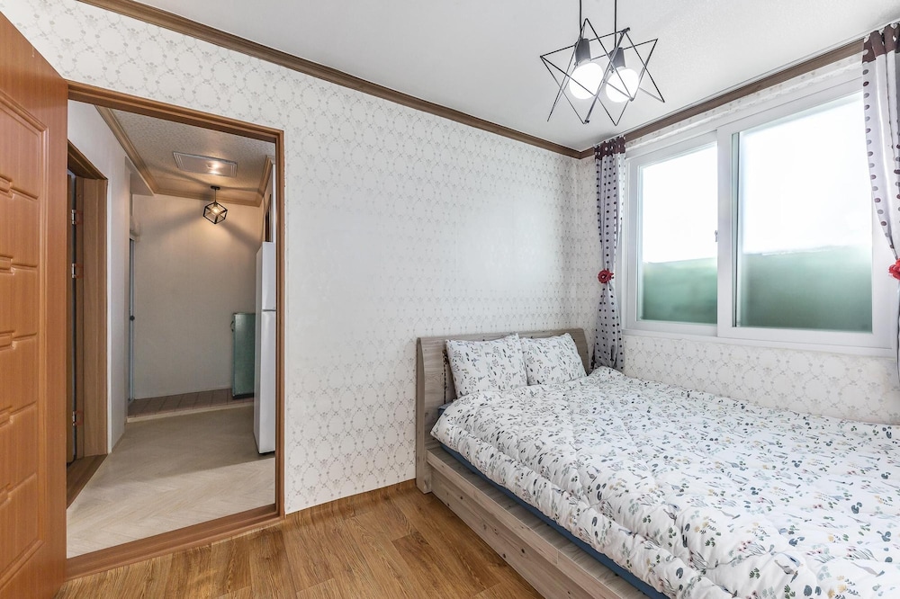 Basic Room, 2 Bedrooms (Two room A) - Photo 9
