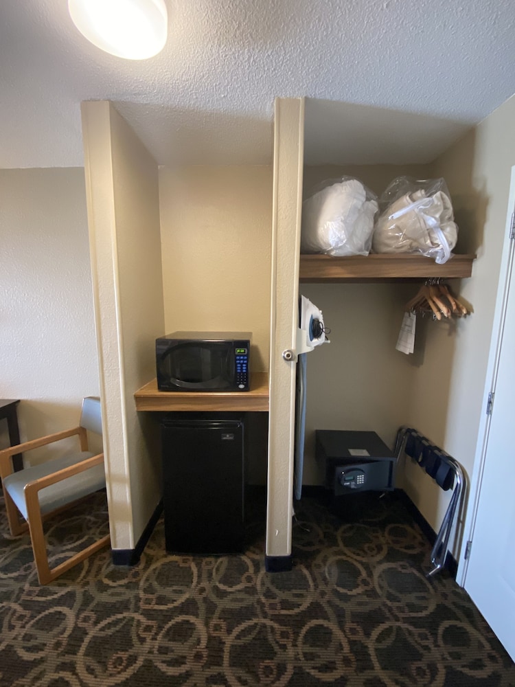 Studio Suite, 1 King Bed, Non Smoking - Photo 5