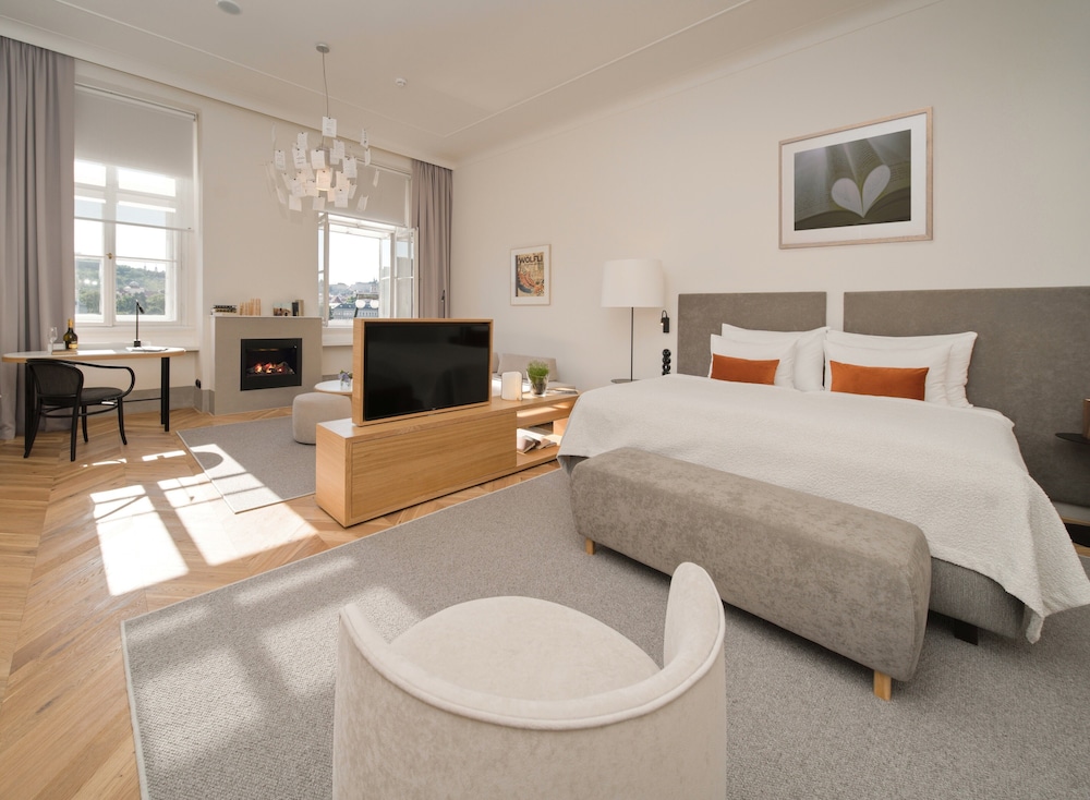 Royal Apartment