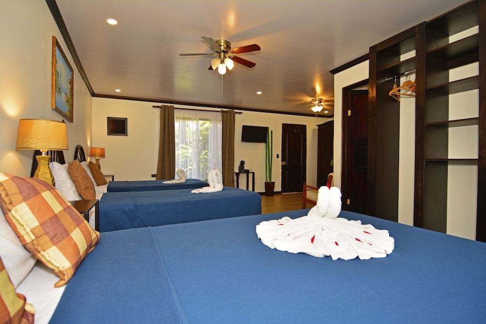 Superior Quadruple Room, 6 Bedrooms photo 2