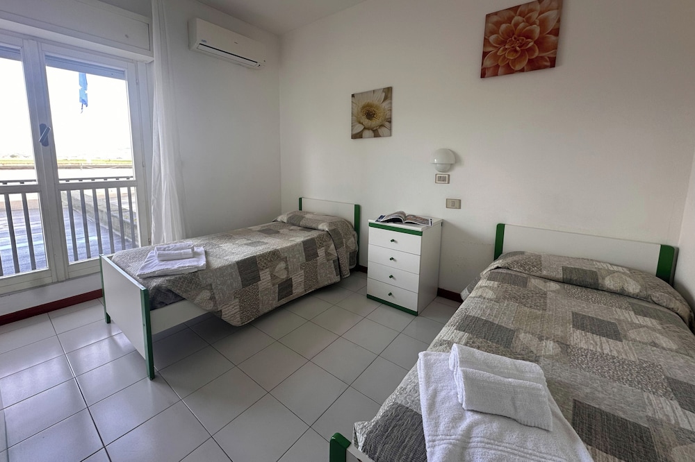 Apartment for 6 people - 2 bedrooms - Air-conditioned - Terrace - Renovated photo 2