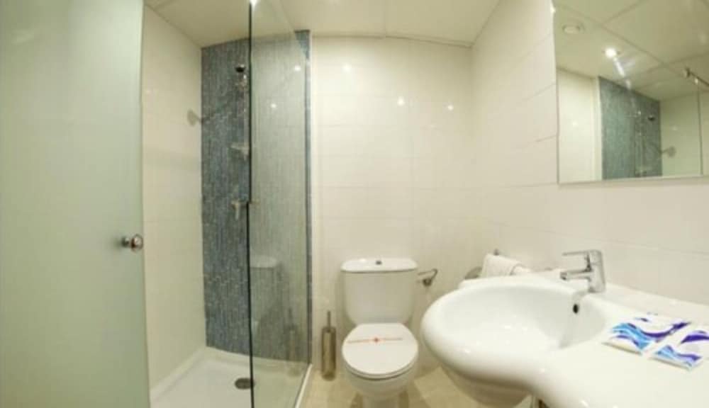 Basic Double Room, Balcony (2 Adults)