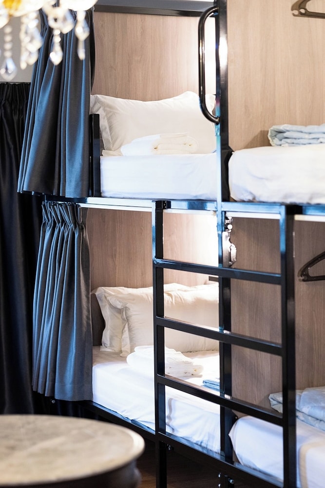 Shared Dormitory, Women only photo 3
