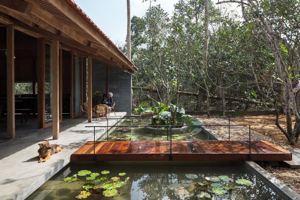 BUNGALOW HACHI LILY