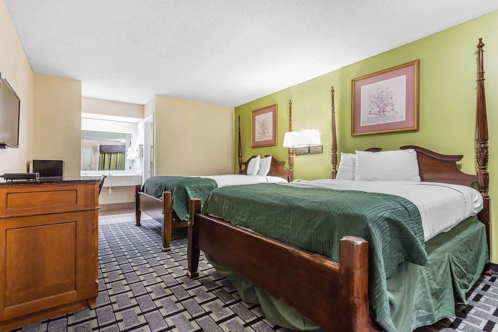 Double Room, 2 Queen Beds, Non Smoking - Photo 7