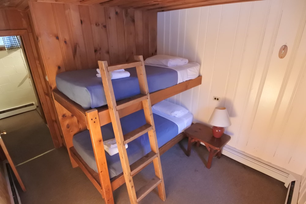 Basic Cabin, Multiple Beds, Mountain View, Mountainside photo 2