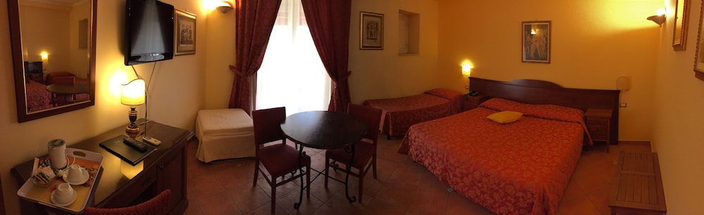 Comfort Triple Room (up to 4 people) - Photo 11