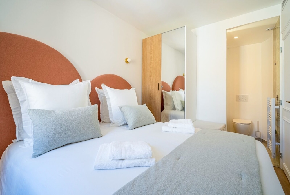 City Apartment (AM-14-FENIERS-4) photo 2