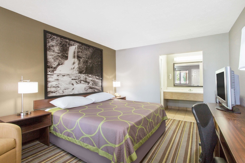Standard Room, 1 King Bed - Photo 5
