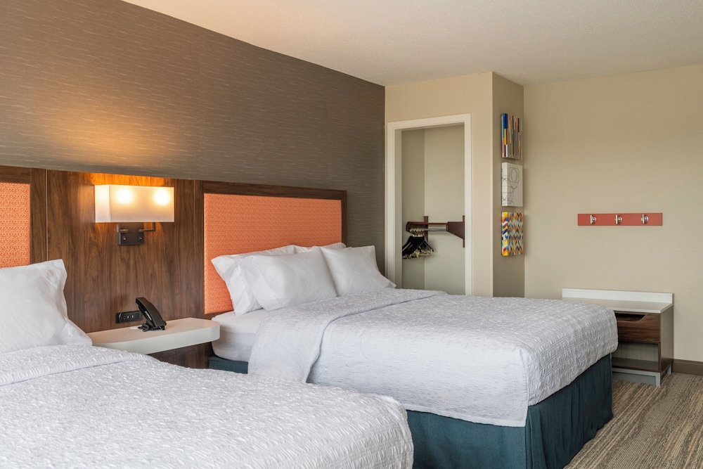 Room, 2 Queen Beds, Accessible, Bathtub (Hearing) - Photo 3