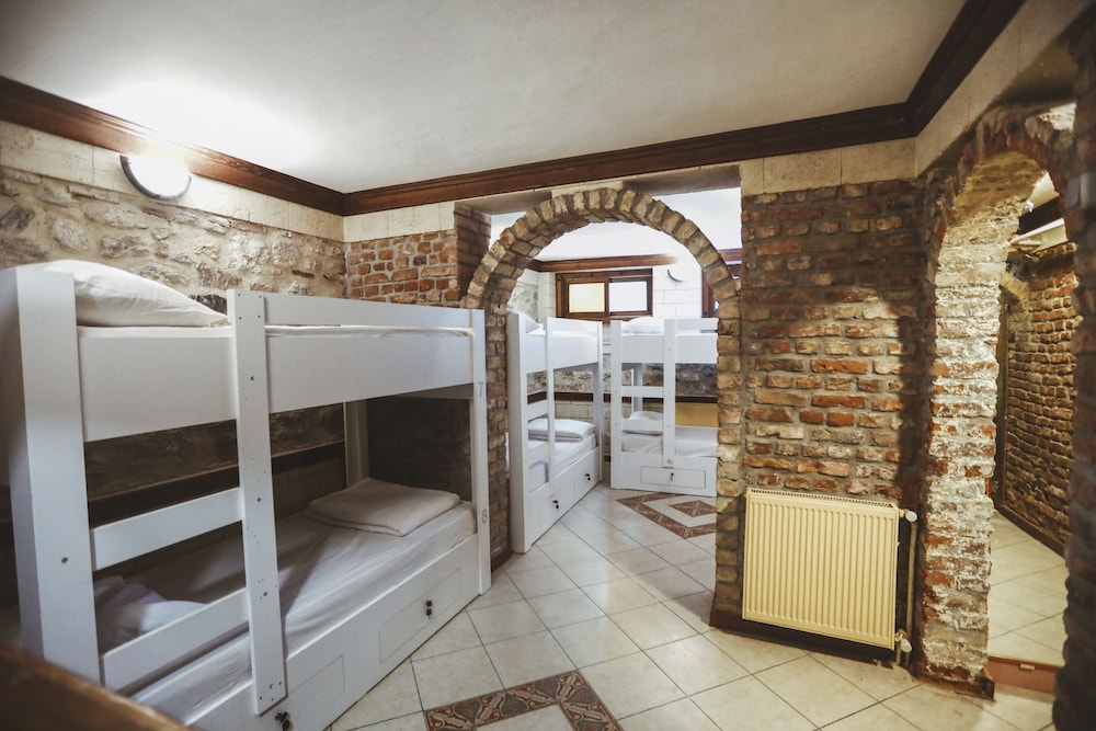 Deluxe Shared Dormitory, Mixed Dorm, Ensuite photo 2