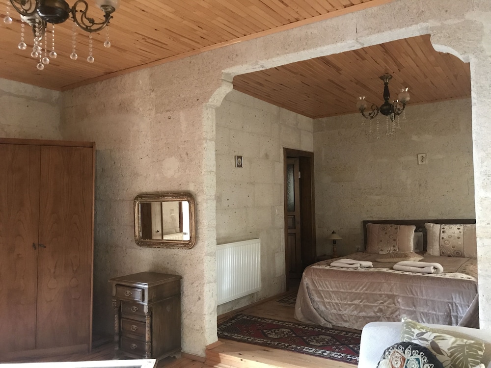 Deluxe Suite photo 3