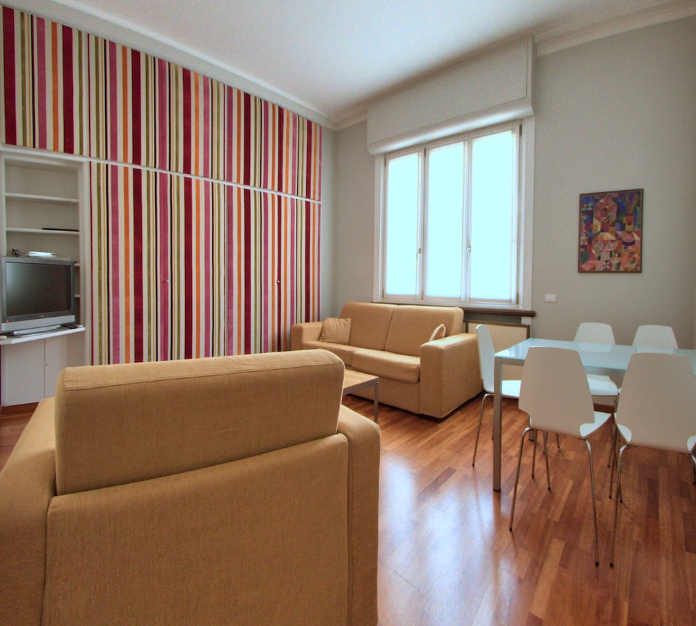 Grand Suite (Large)