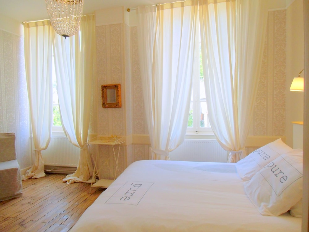 Deluxe Double Room, Private Bathroom photo 3