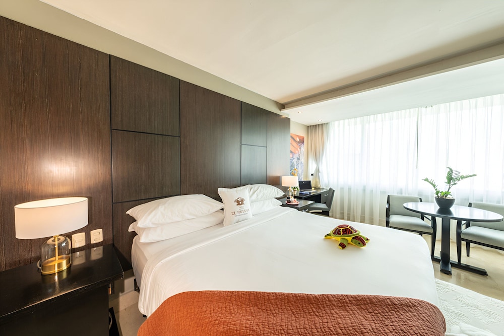 1 King Bed Premium Room, City View - Photo 4