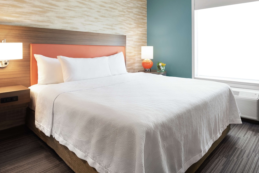 Suite, 1 King Bed, Accessible (Hearing) - Photo 2