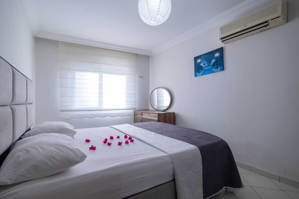 Comfort Condo, Balcony, Sea View