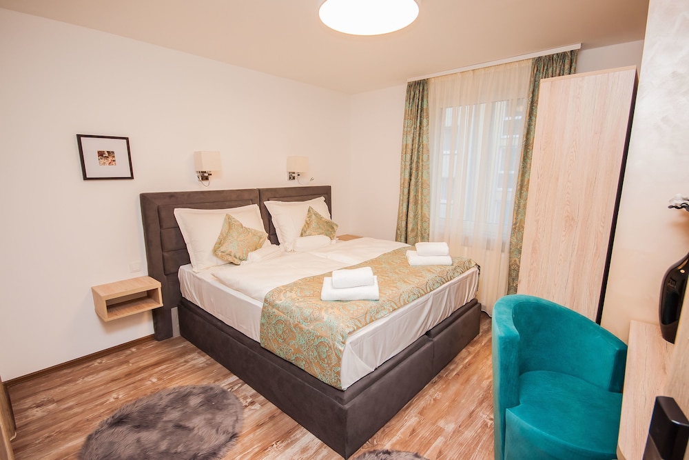 Double Room - Photo 1