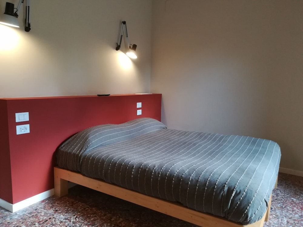 Basic Double Room photo 2