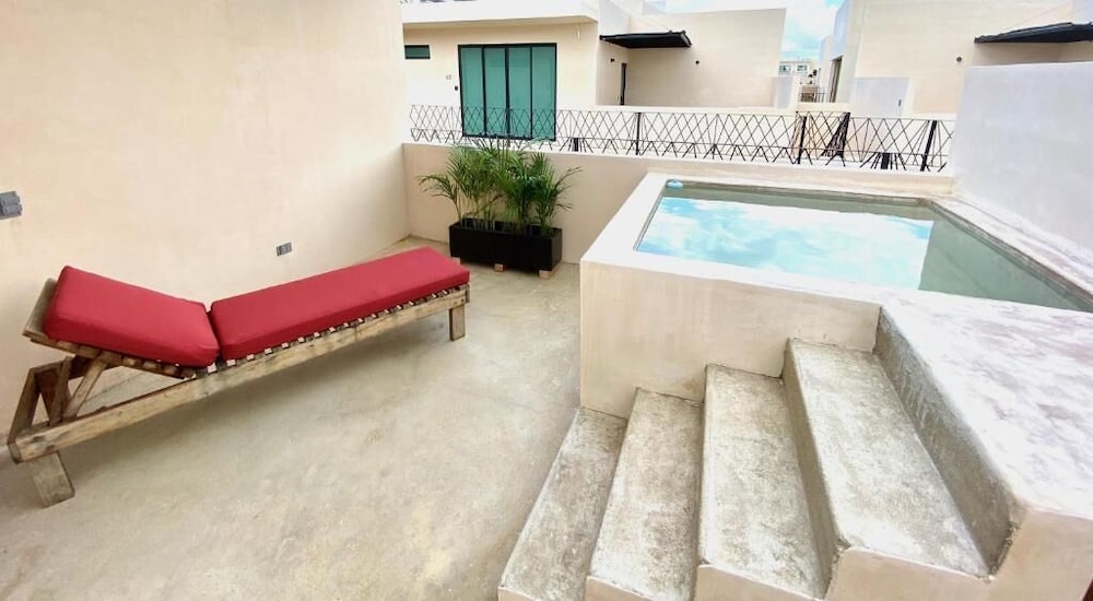Luxury Apartment, Private Pool, Pool View