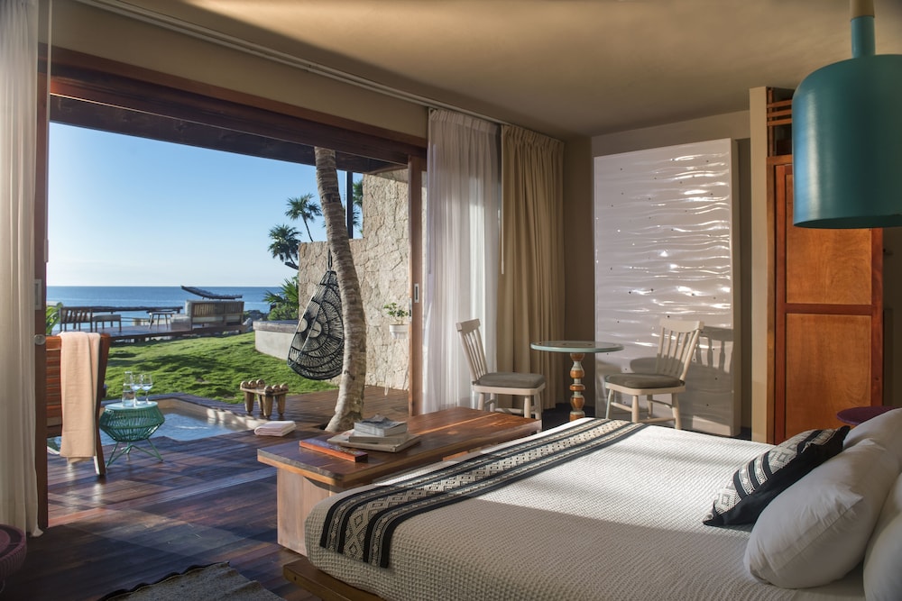 Sea Front Room With Refreshing Plunge Pool
