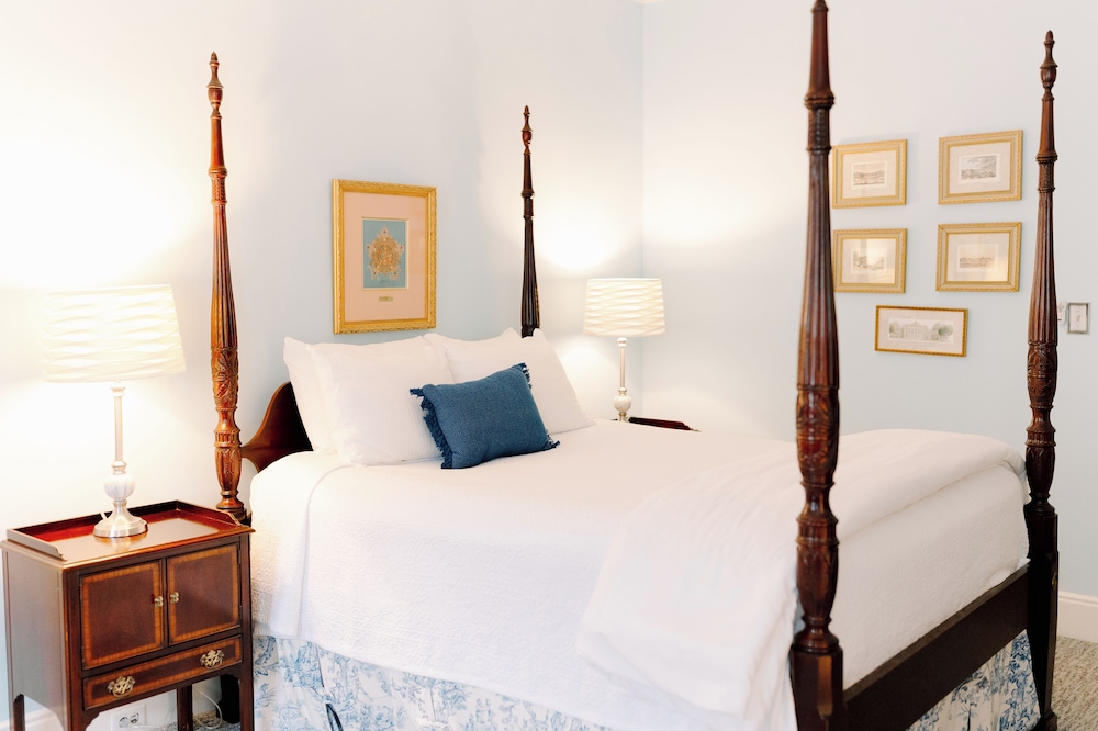 Room, Private Bathroom (Cleveland)