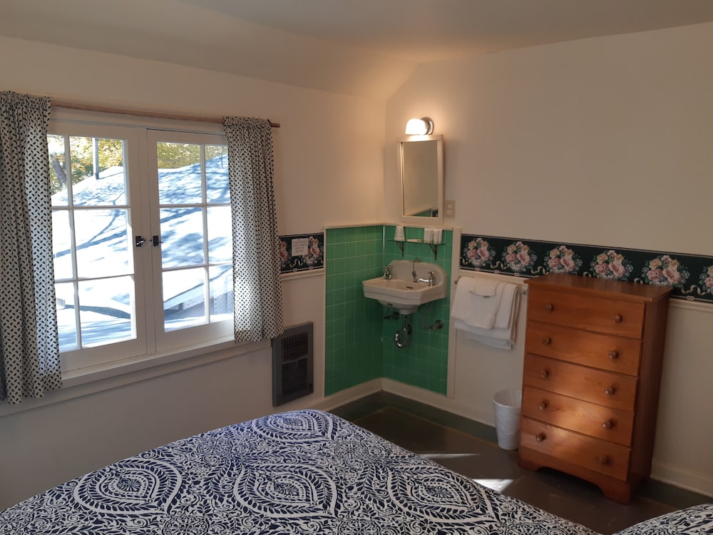 Standard Suite, Multiple Beds photo 2