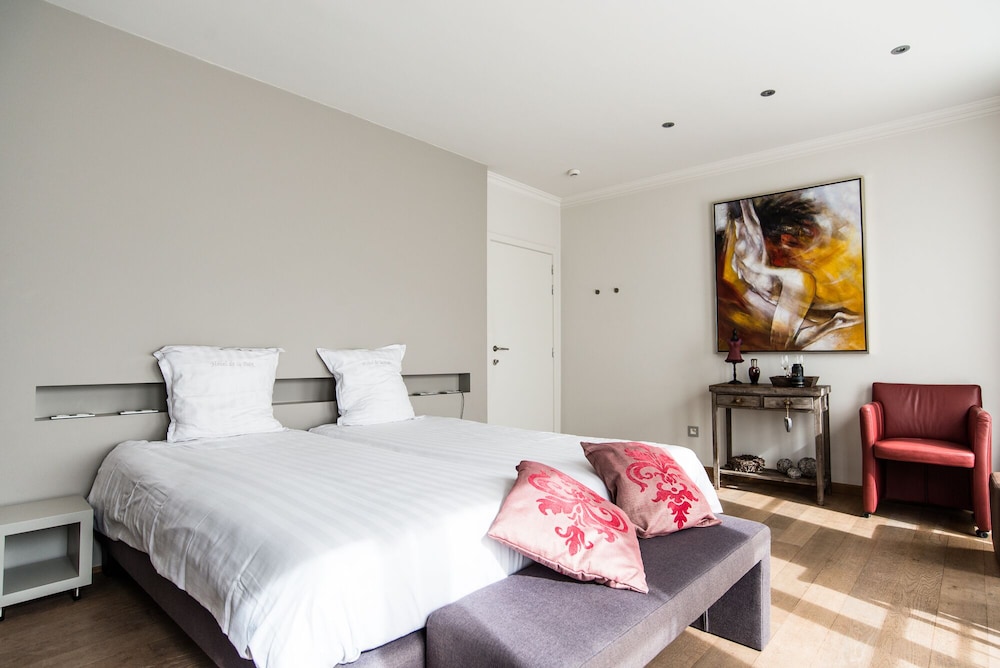 Comfort Suite photo 2