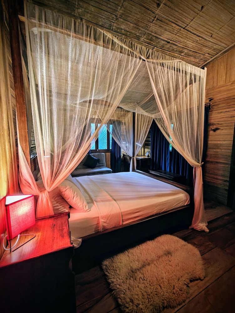 Luxury Chalet, 1 Queen Bed, Non Smoking photo 1